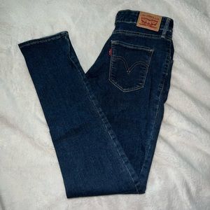 Levi’s Classic Mid-Rise skinny 4/27